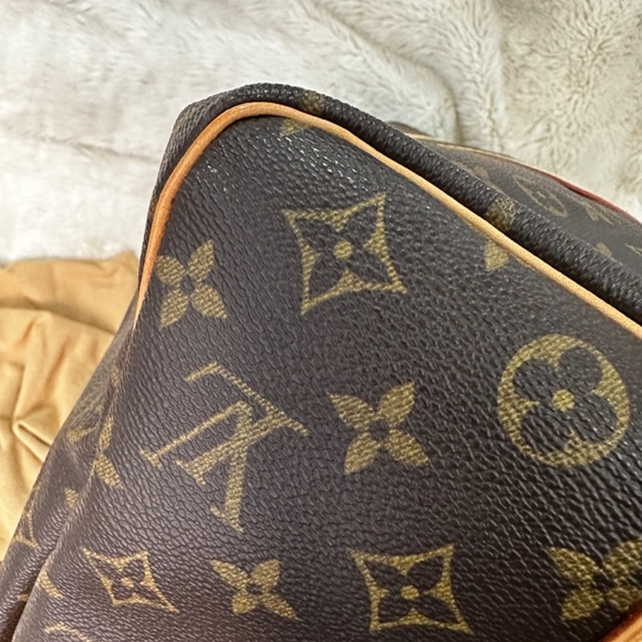 Louis Vuitton Keepall Bandoulière 50 - Picture 15 of 16